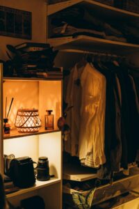 szafa pełna skarbów